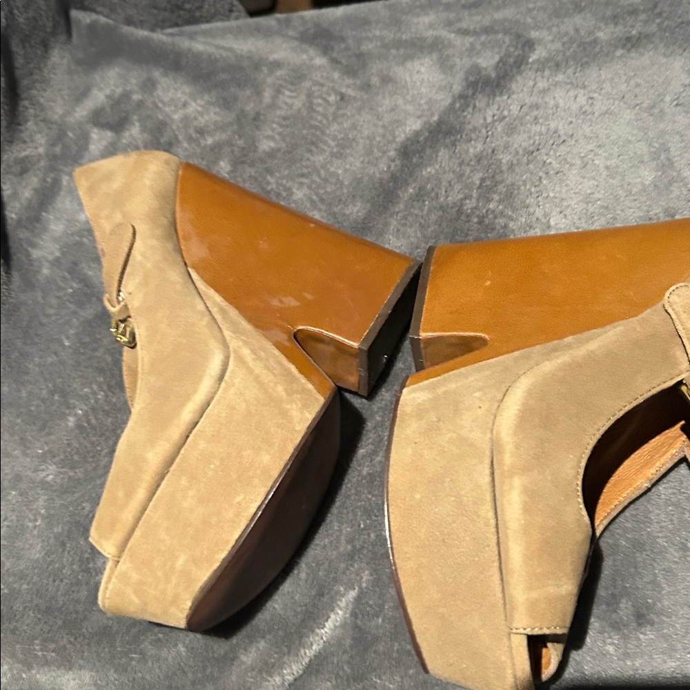 Shoes - Picture 4 of 5